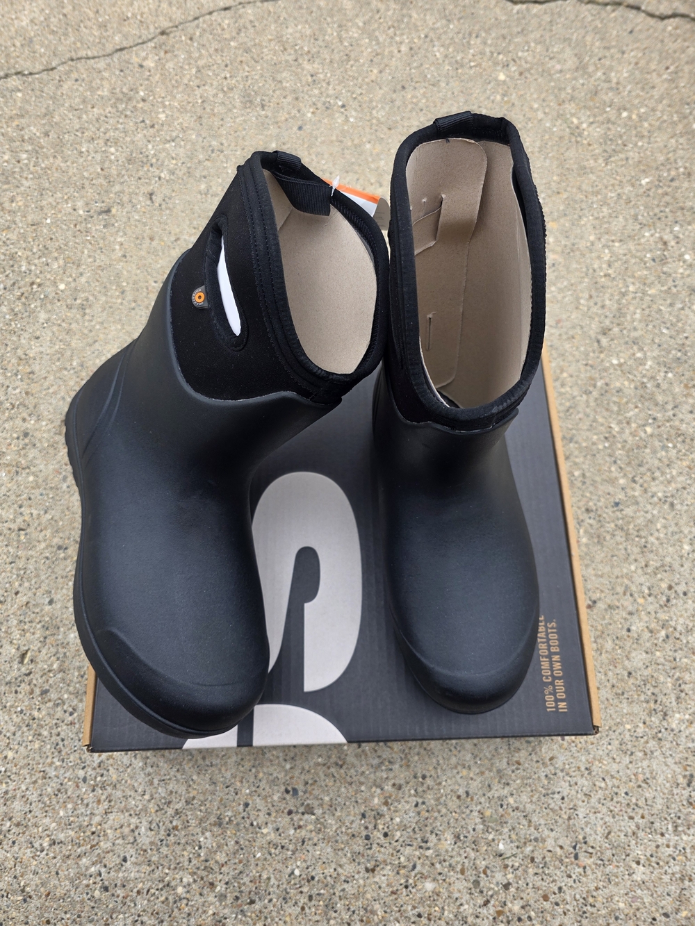 Bogs Black Women's Waterproof Slip-On  Boots Size 8